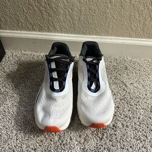 cloud tech running shoes